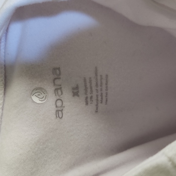 Apana XL yoga turtleneck - Picture 5 of 5